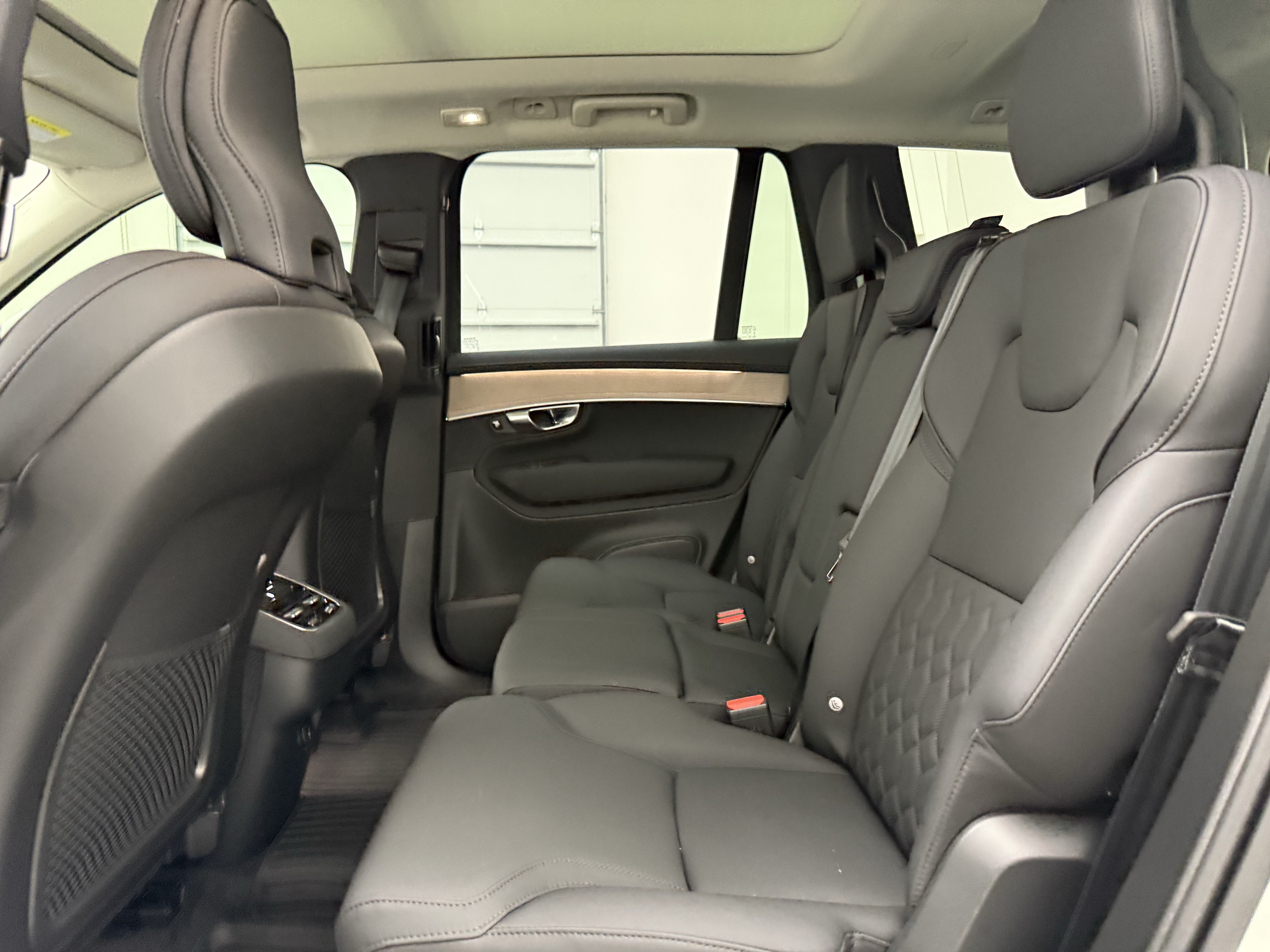Certified 2025 Volvo XC90 B5 Plus w/ Protection Package Premier AWD/4WD image 26