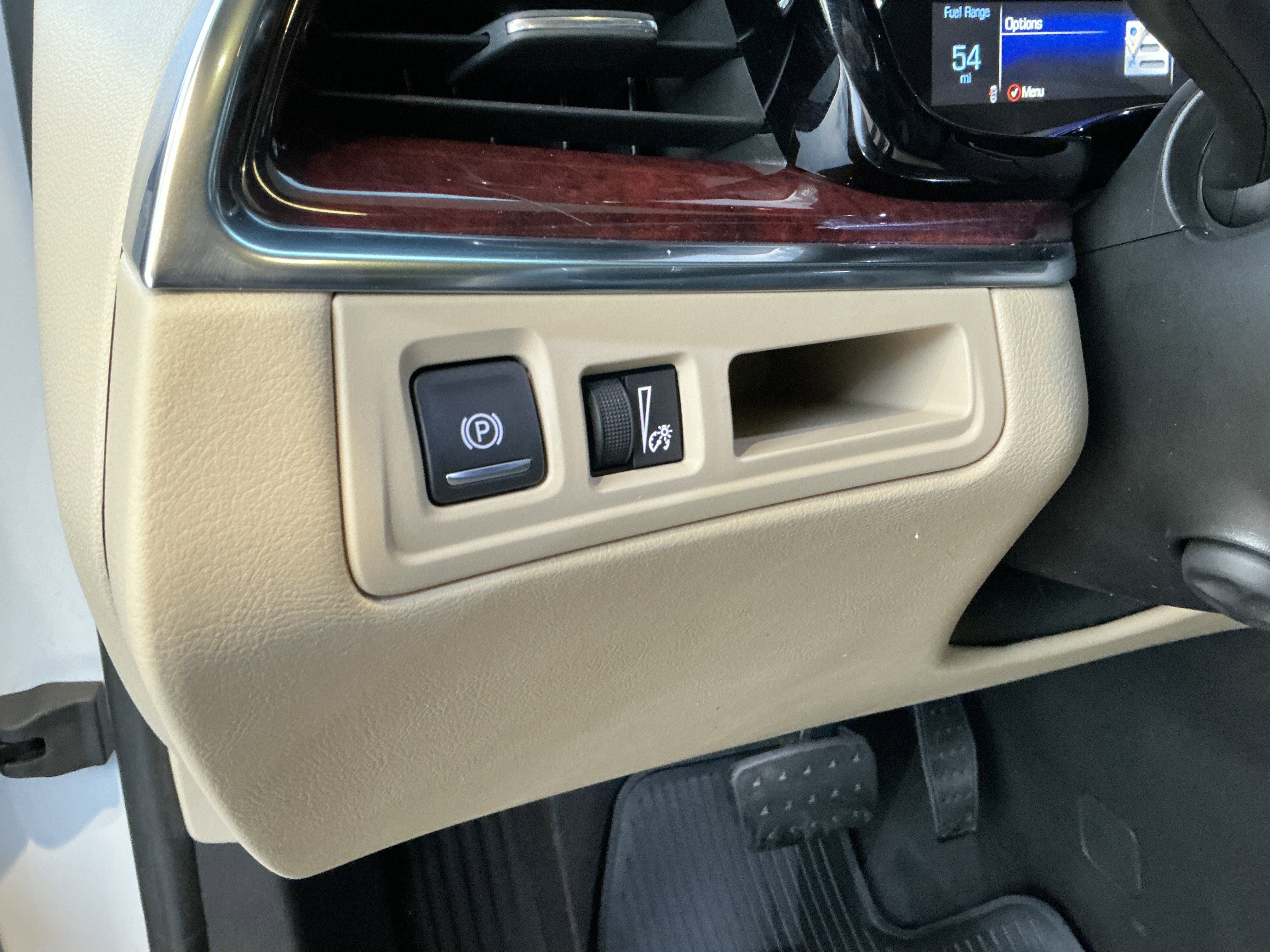 Used 2018 Cadillac XT5 Luxury w/ Driver Awareness Package image 30