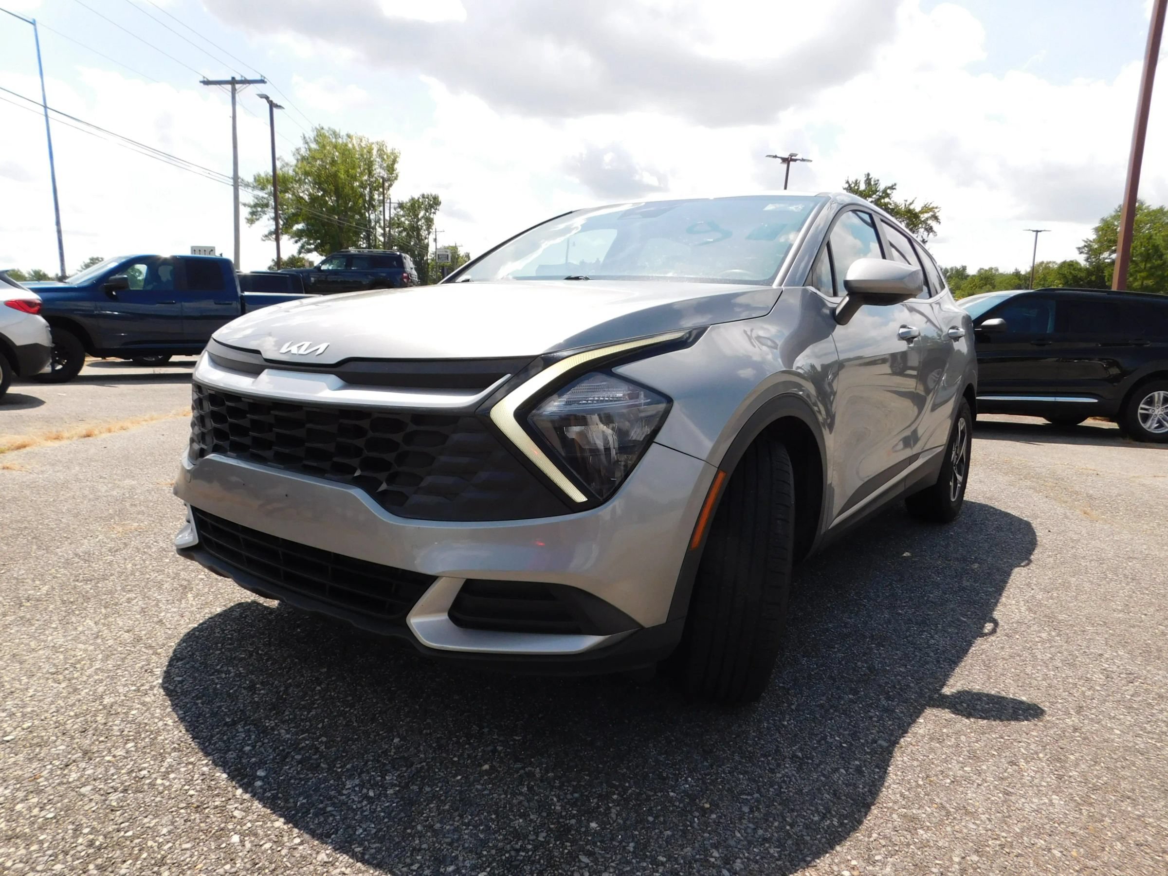 Used 2023 Kia Sportage LX FWD image 4