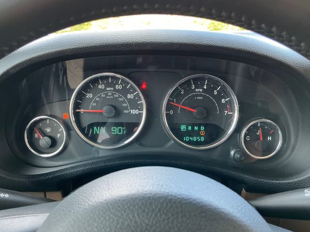 Used 2012 Jeep Wrangler Unlimited Rubicon w/ Dual Top Group AWD/4WD image 17