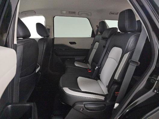 Used 2023 Nissan Pathfinder SV w/ Black Appearance Package image 8