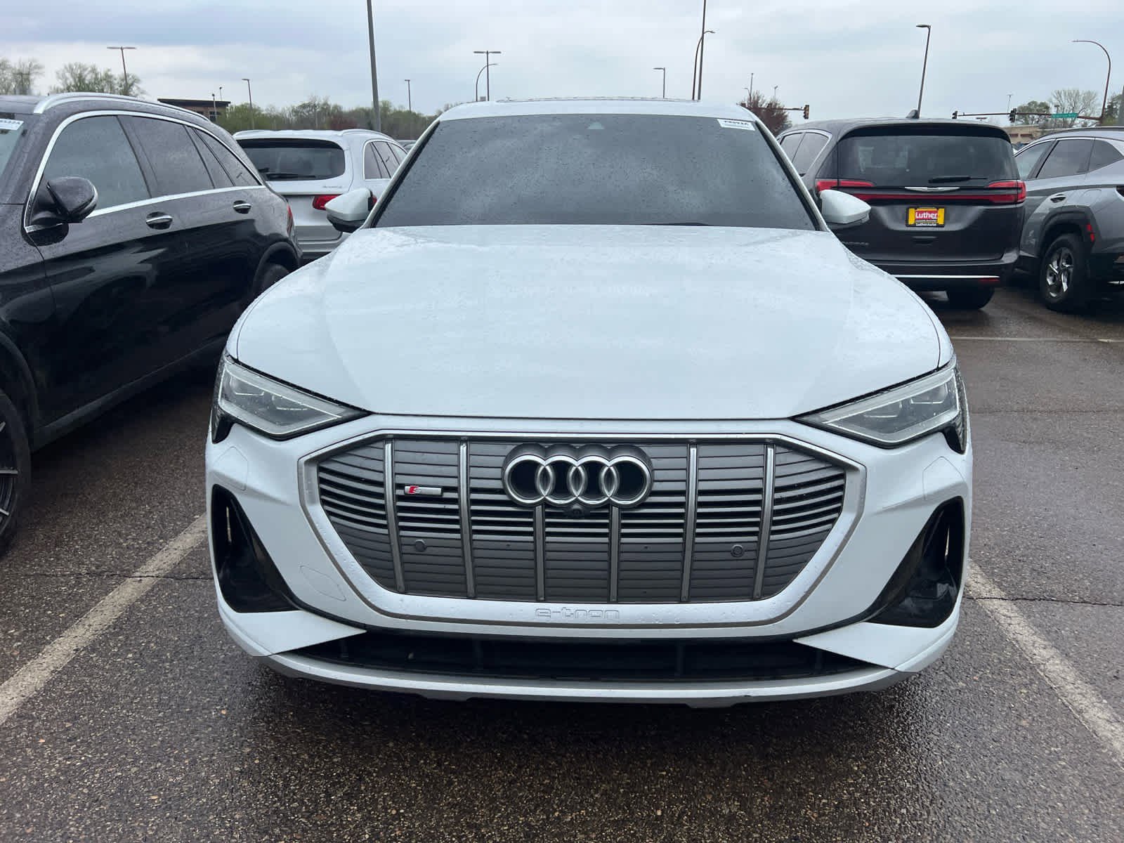 Used 2021 Audi e-tron Premium Plus w/ Premium Plus Package AWD/4WD image 2