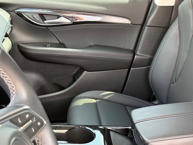 Used 2025 Buick Envision Preferred AWD/4WD image 9