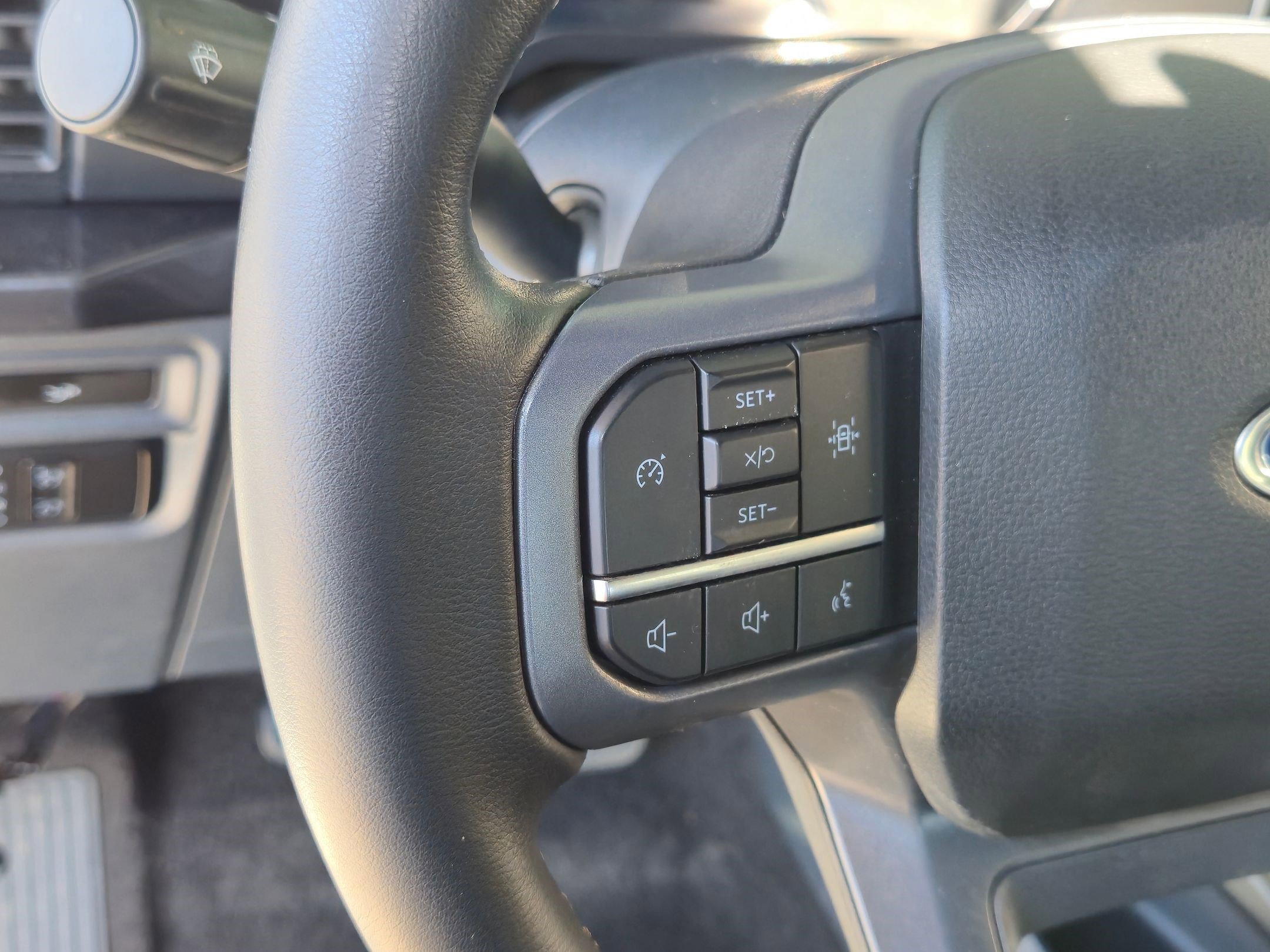 Used 2023 Ford F150 XLT w/ Equipment Group 302A High image 17