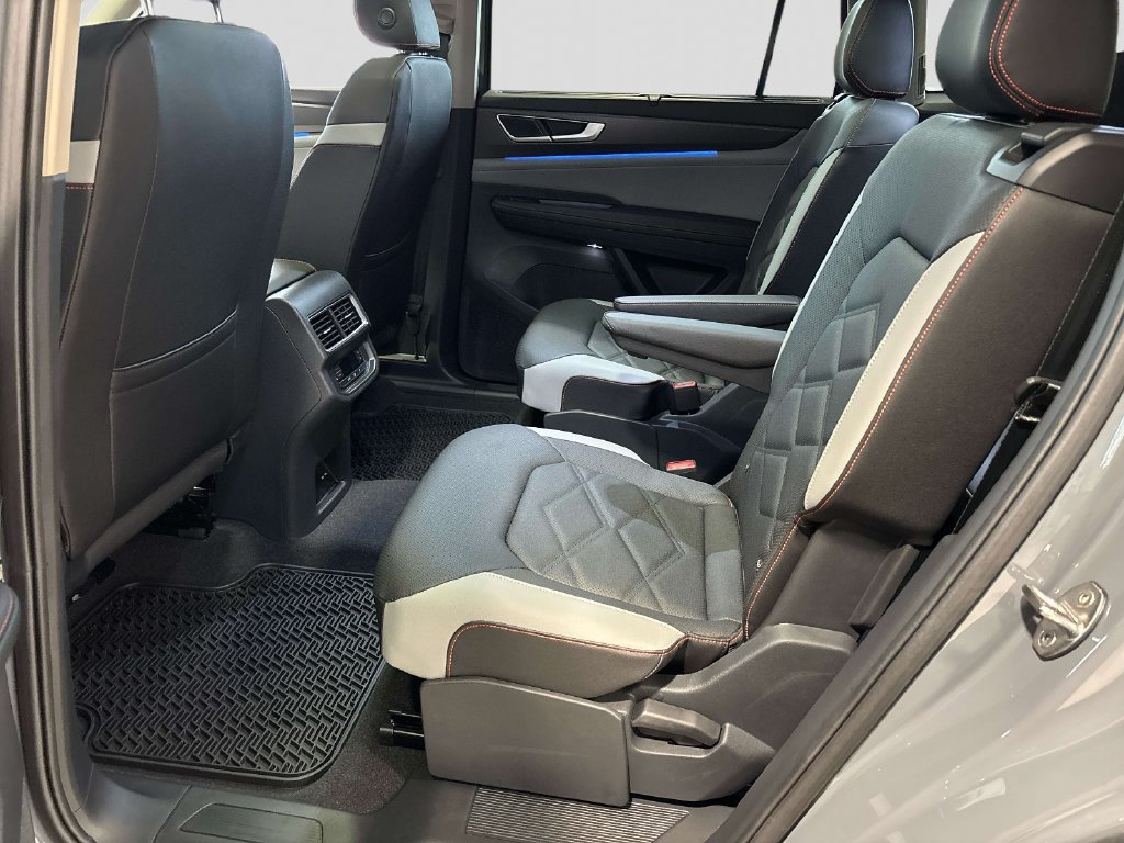 New 2026 Volkswagen Atlas Peak Edition AWD/4WD image 6