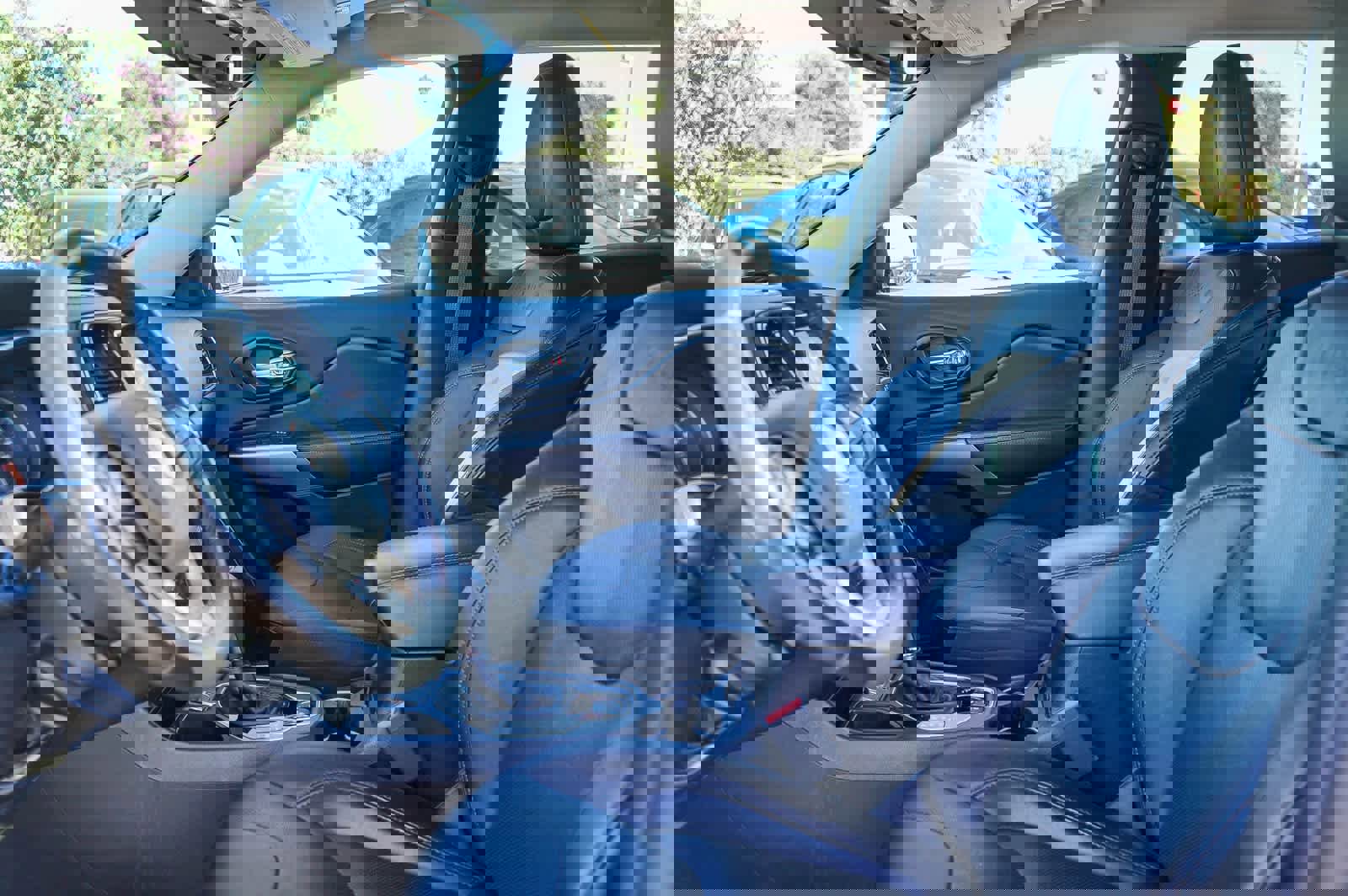 Used 2019 Jeep Cherokee Limited image 16