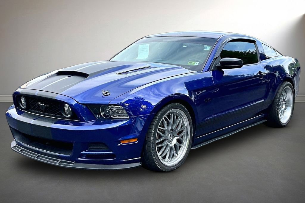 Used 2013 Ford Mustang GT Premium w/ Electronics Pkg RWD image 3