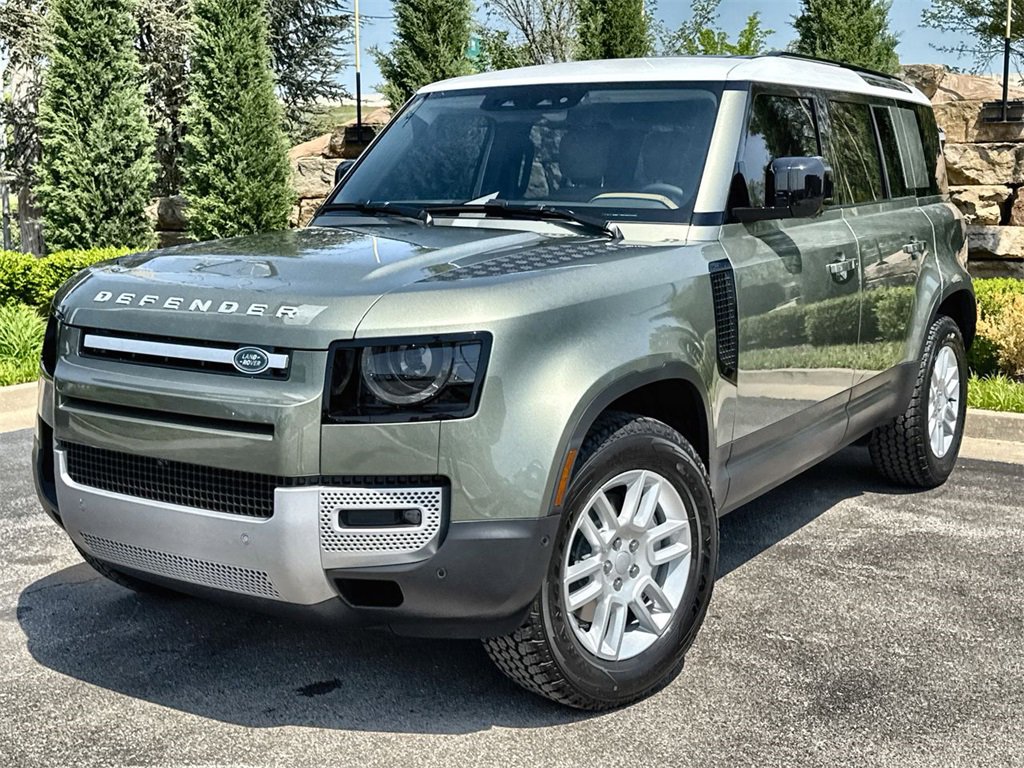 Used 2025 Land Rover Defender 110 S image 1