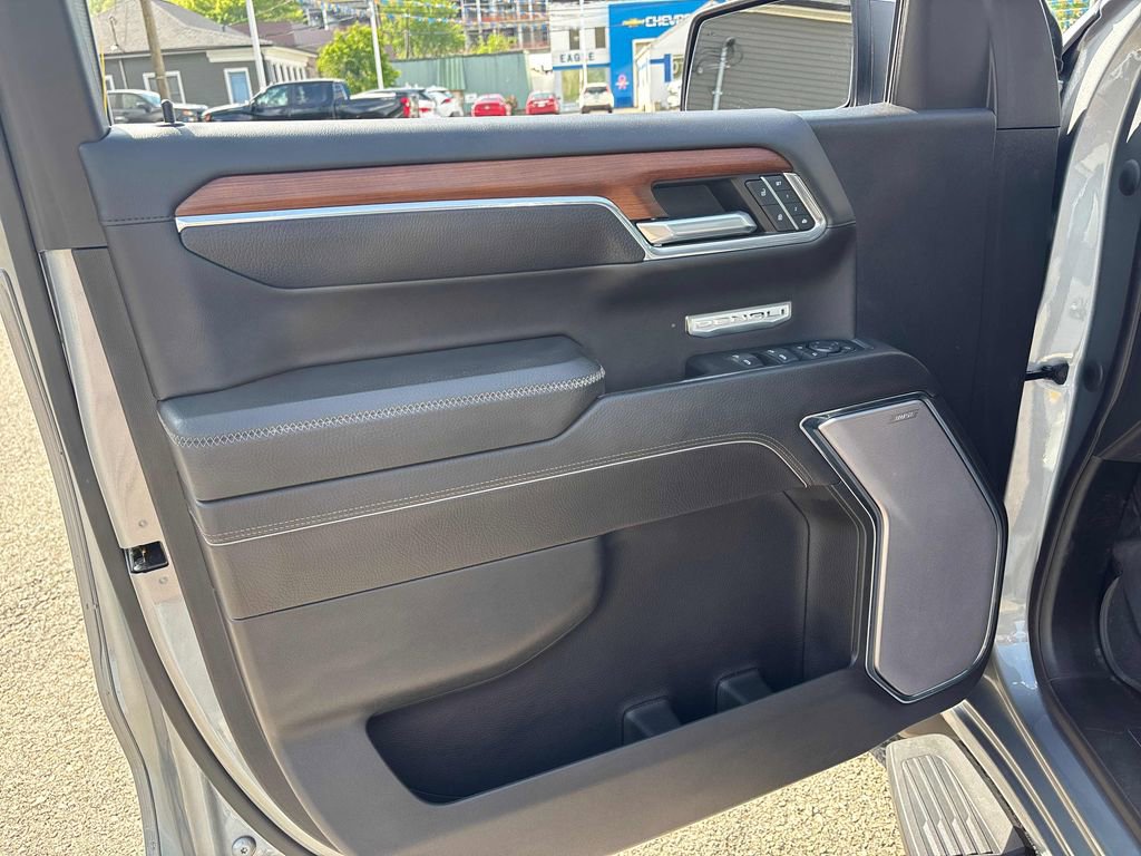 Used 2023 GMC Sierra 1500 Denali AWD/4WD image 9