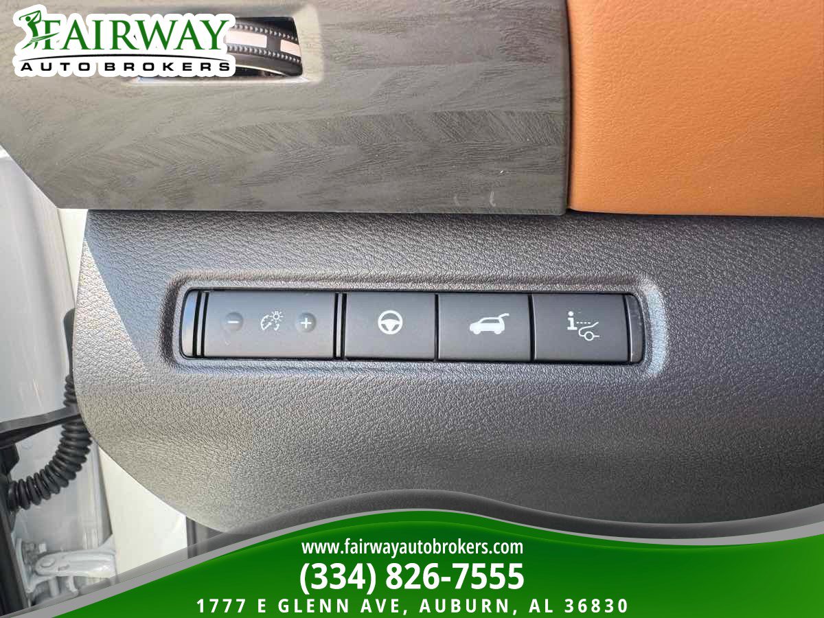 Used 2026 Nissan Pathfinder Platinum w/ Cargo Package FWD image 18