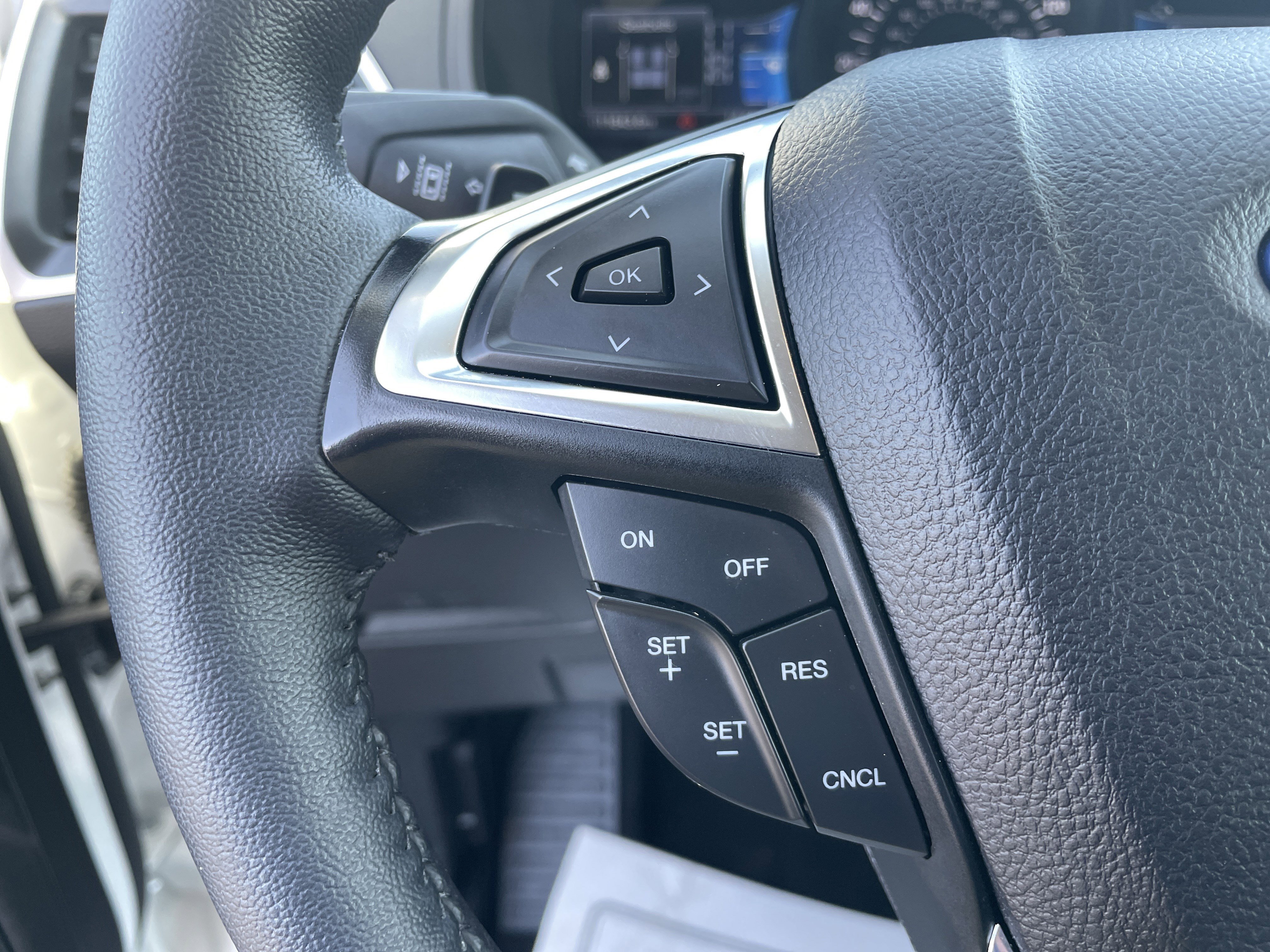 Used 2024 Ford Edge SEL w/ Convenience Package image 13