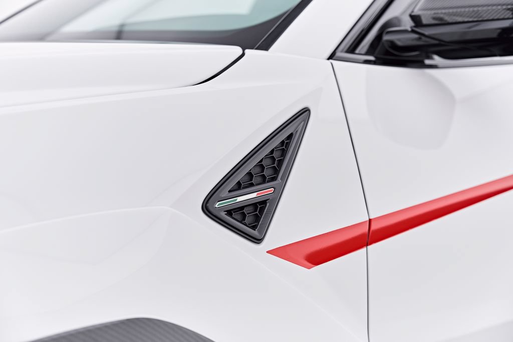 Used 2021 Lamborghini Urus AWD/4WD image 26
