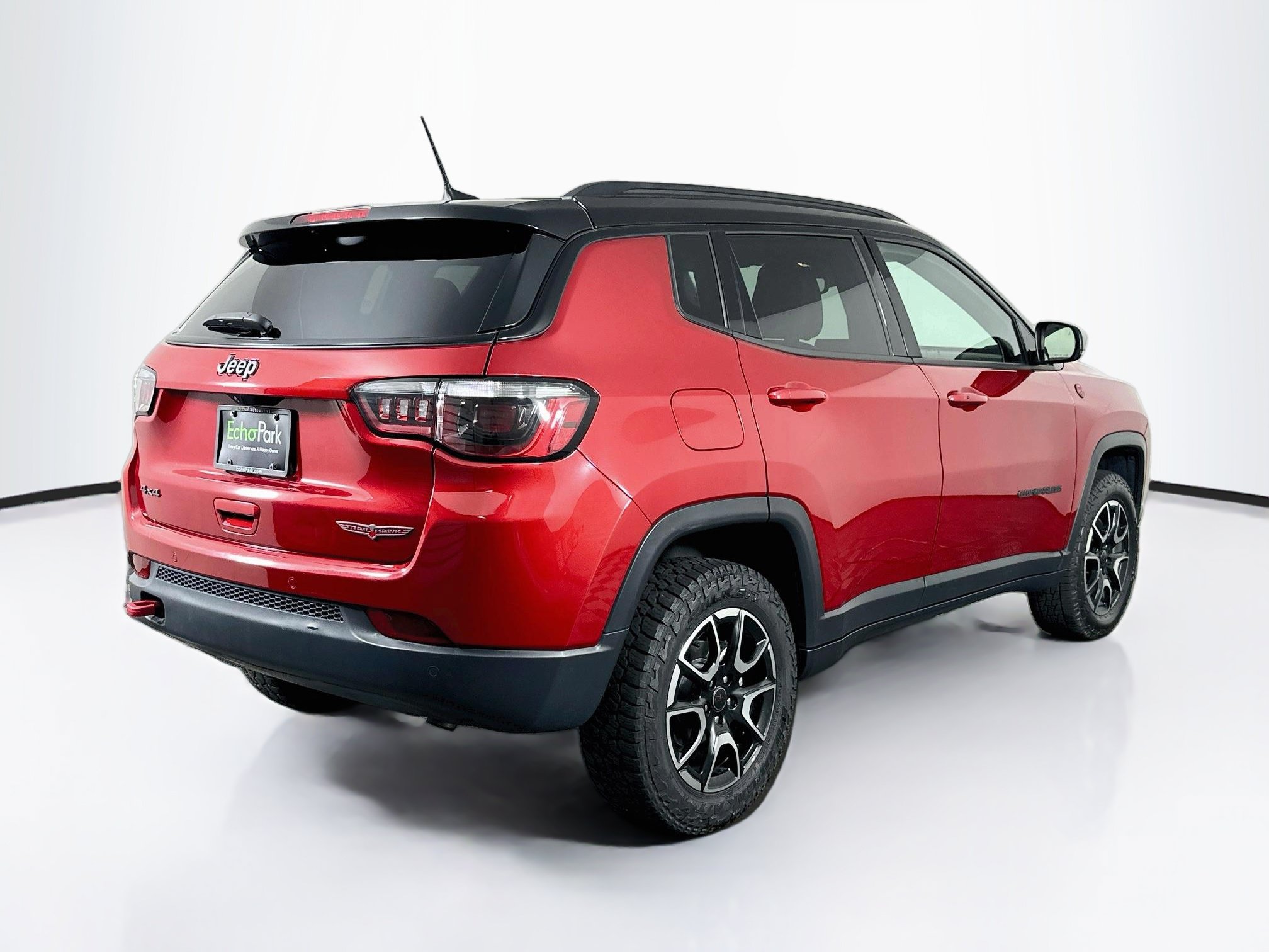Used 2025 Jeep Compass Trailhawk AWD/4WD image 9