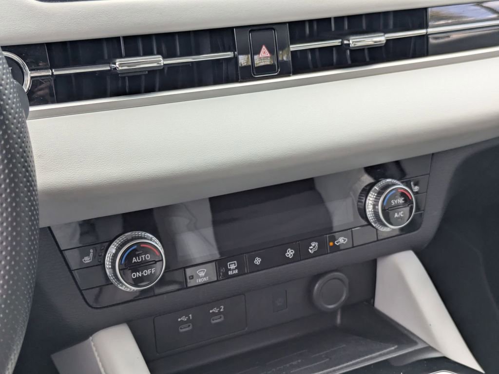 Used 2025 Mitsubishi Outlander SE FWD image 23