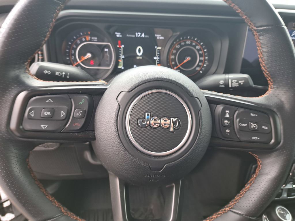 Used 2024 Jeep Gladiator Mojave w/ Technology Group image 9