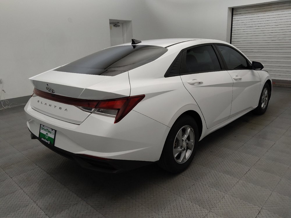 Used 2021 Hyundai Elantra SE FWD image 9