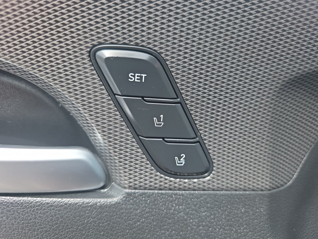 Used 2020 Hyundai Santa Fe Limited w/ Cargo Package FWD image 17