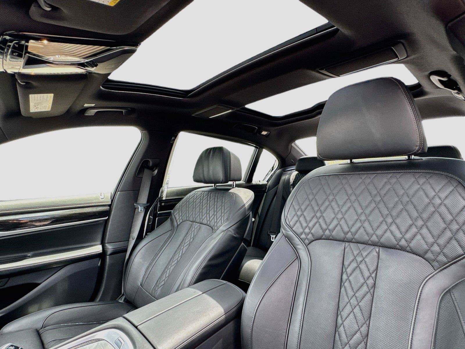 Used 2019 BMW 750i w/ Executive Package RWD image 25