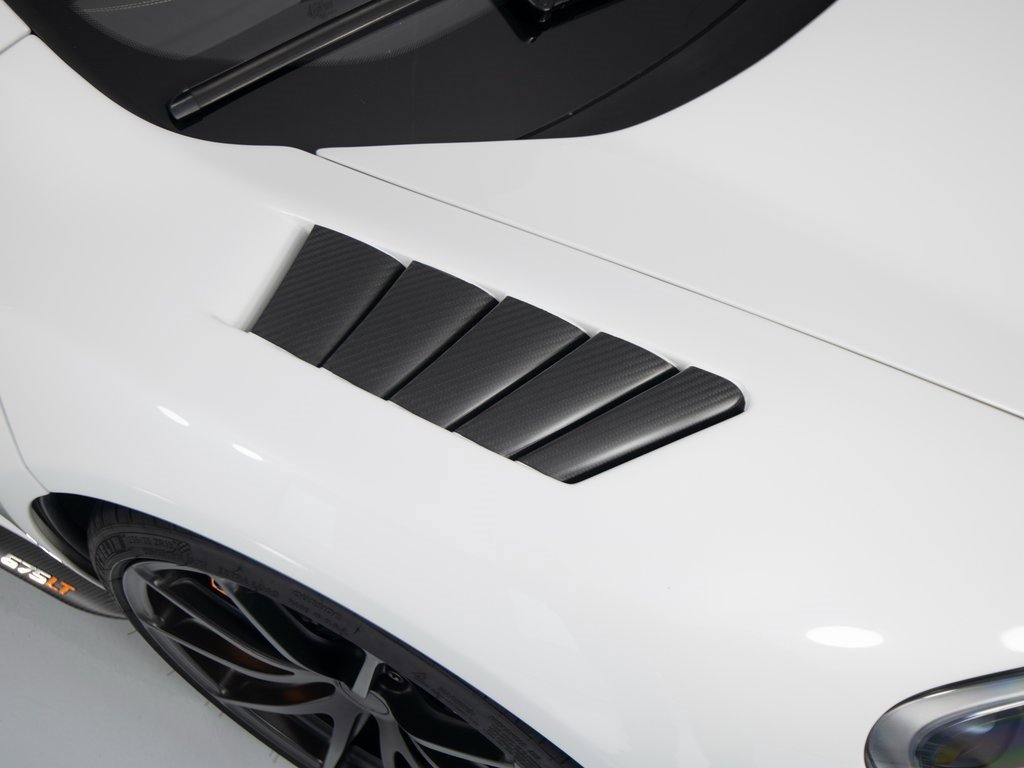 Used 2016 McLaren 675LT Spider image 41