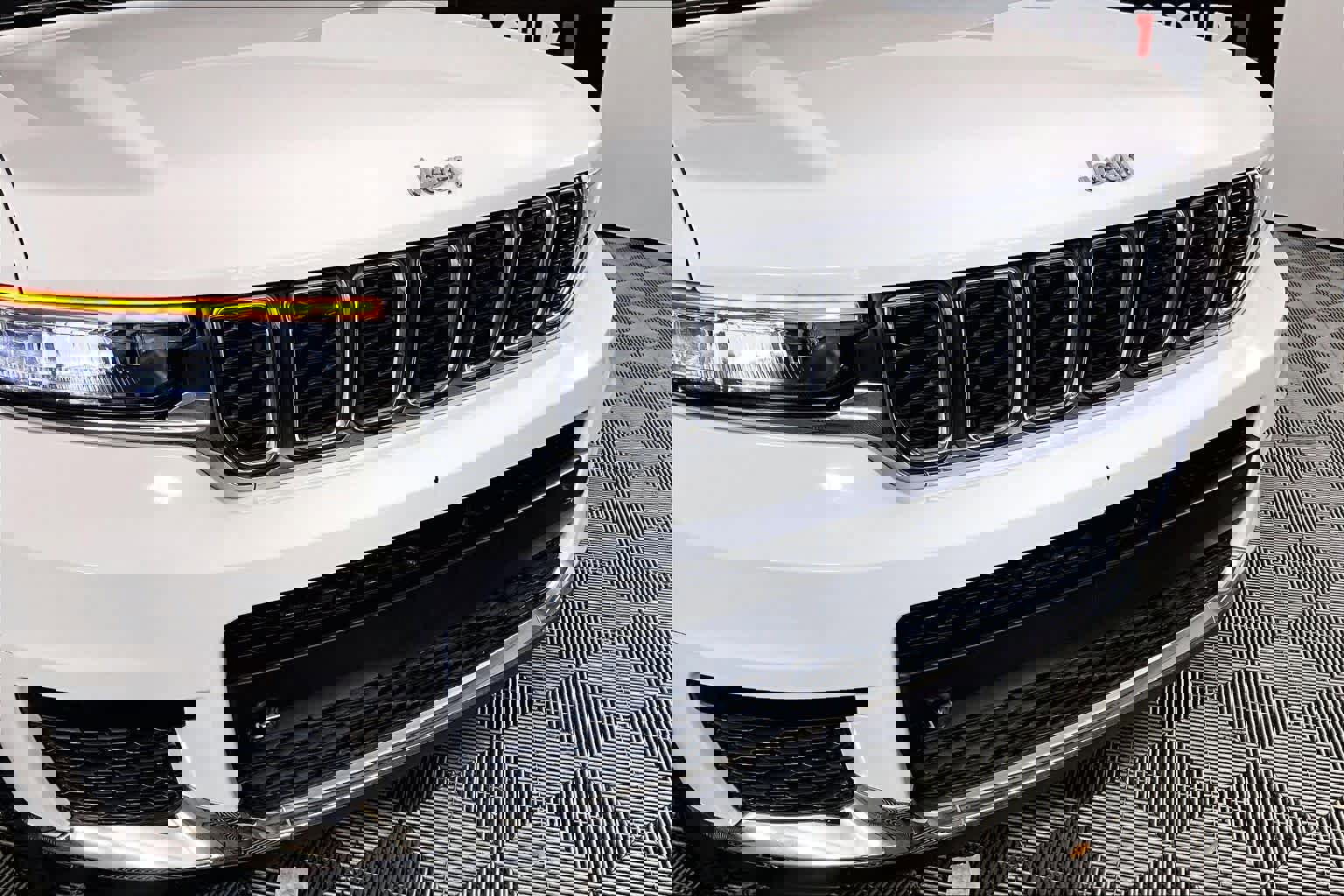 Used 2021 Jeep Grand Cherokee L Laredo w/ Luxury Tech Group I image 29