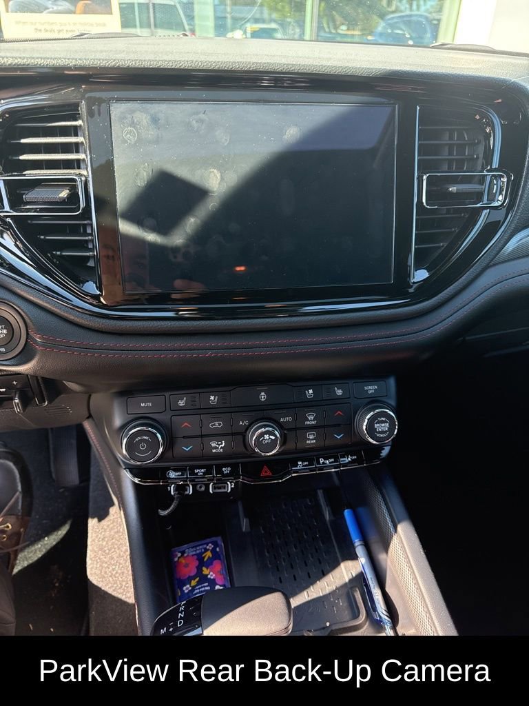 Used 2025 Dodge Durango GT image 28