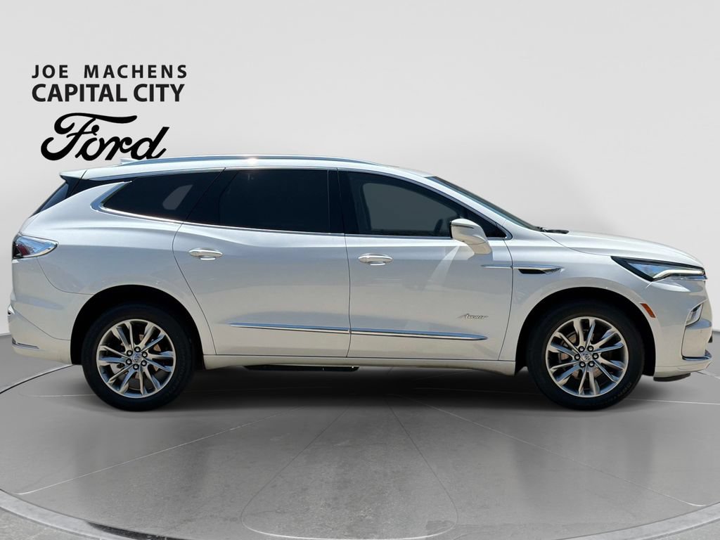 Used 2024 Buick Enclave Avenir FWD image 3