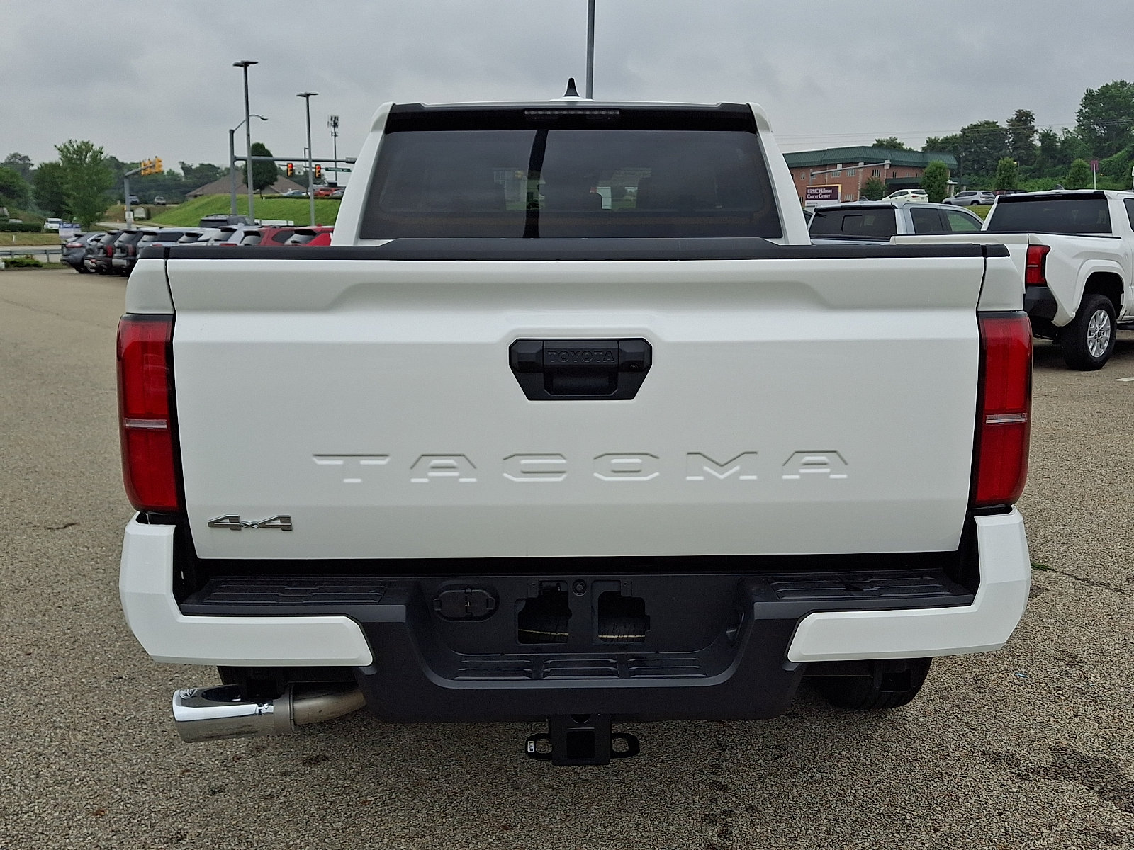 Certified 2025 Toyota Tacoma SR5 AWD/4WD image 5