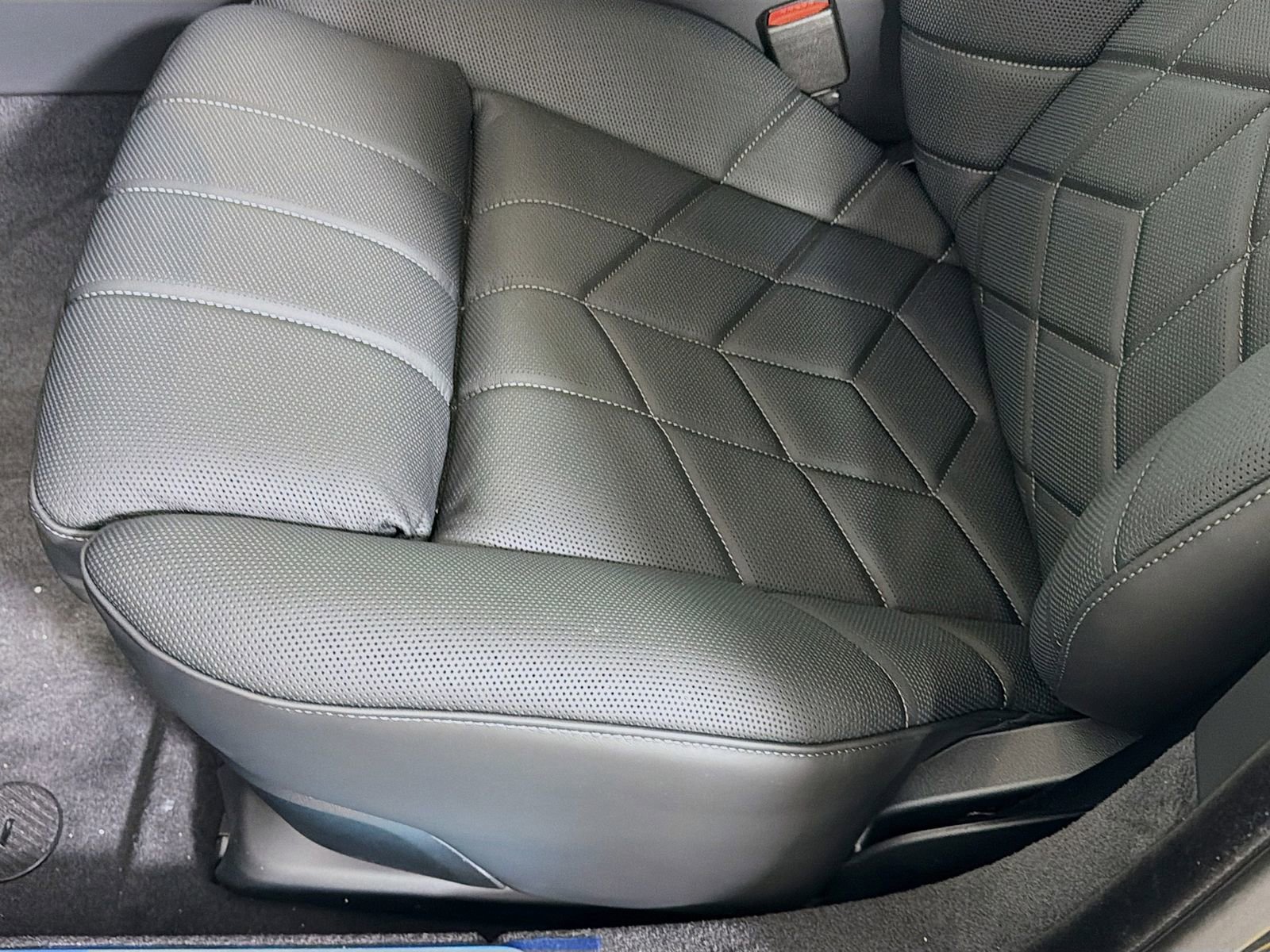 New 2026 BMW 750e xDrive image 23