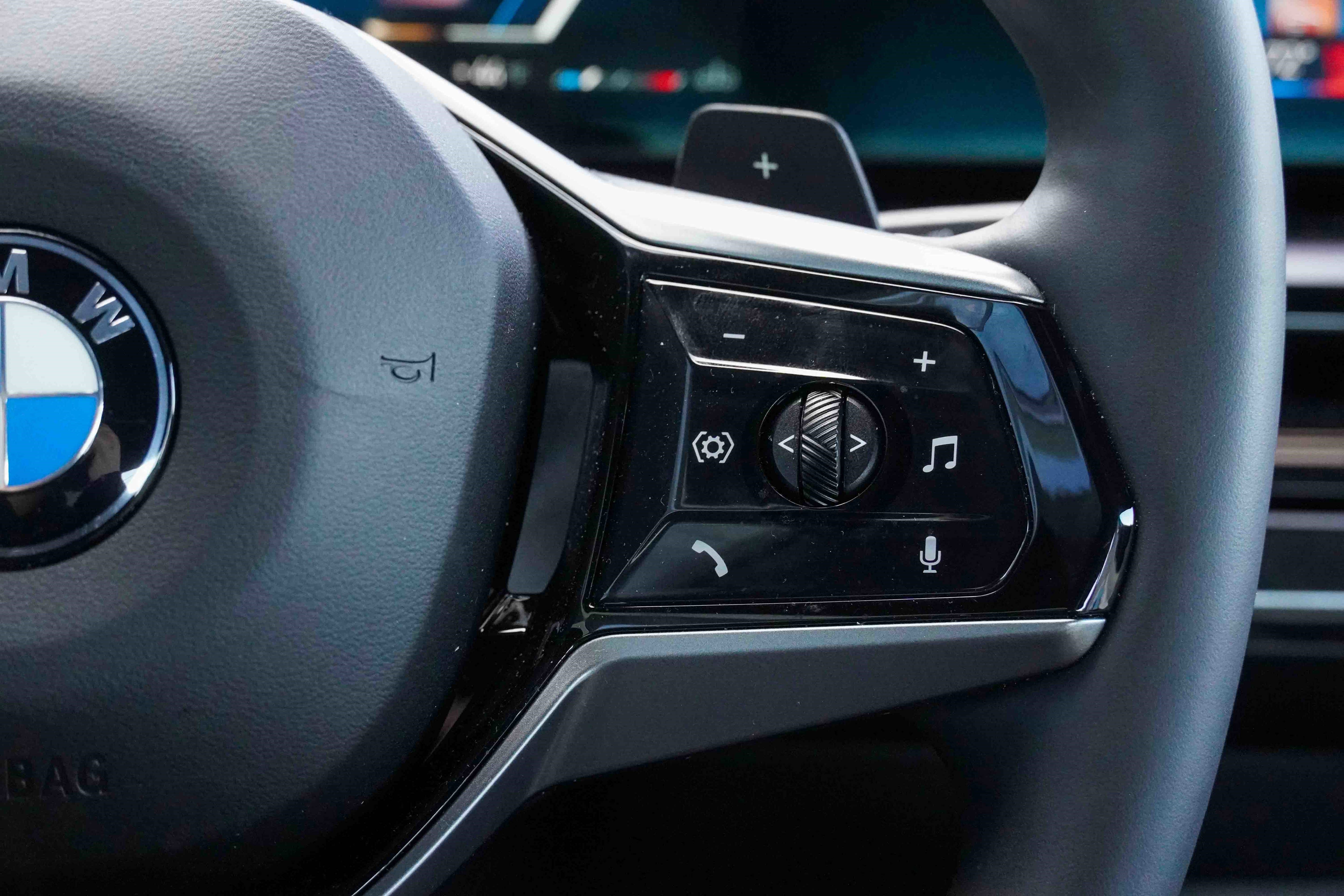 Certified 2025 BMW 530i xDrive image 23