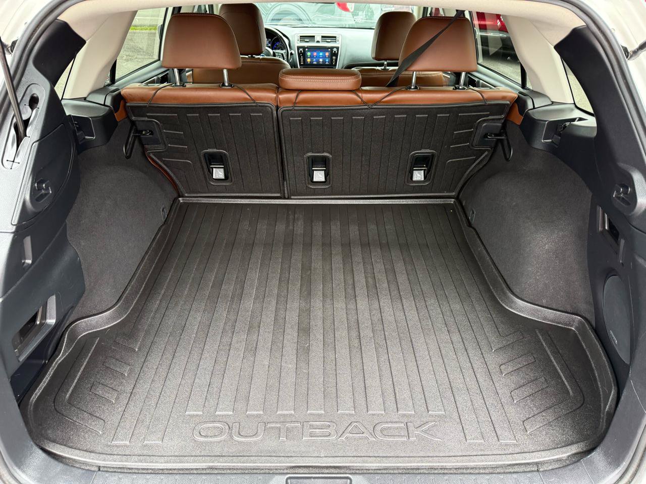 Used 2019 Subaru Outback 3.6R Touring AWD/4WD image 16