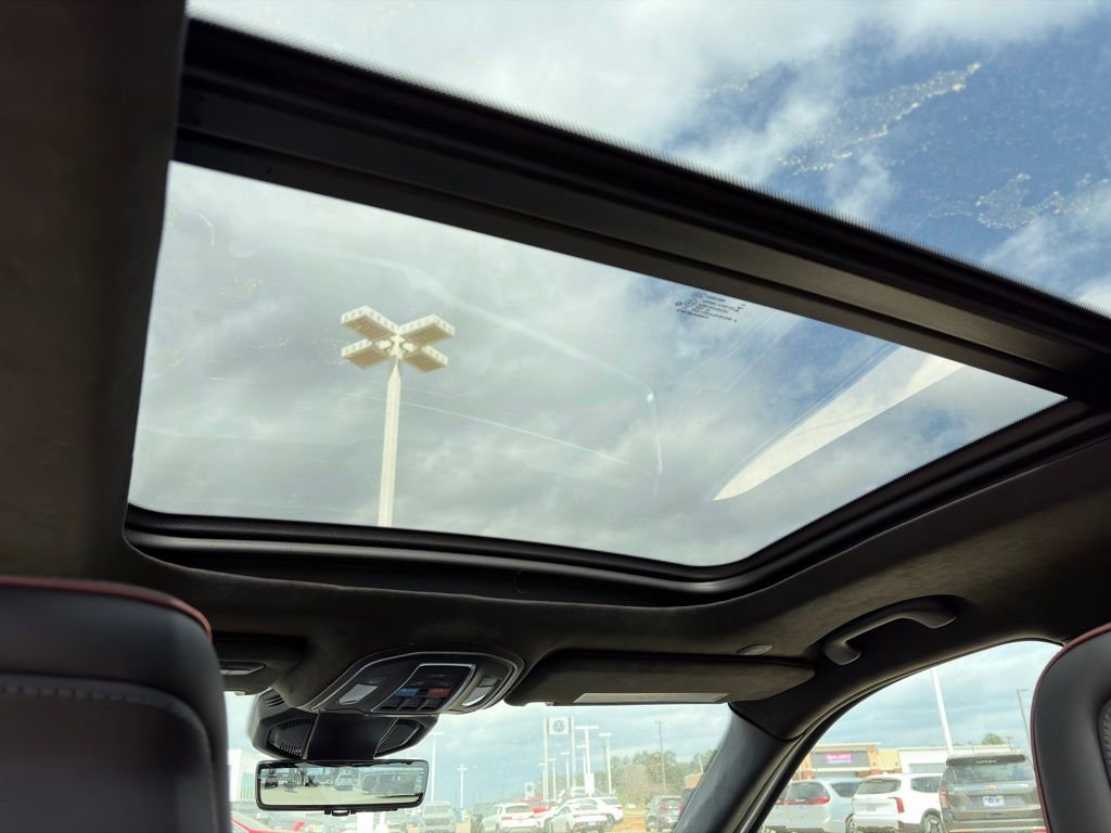 Used 2024 Jeep Wagoneer Launch Edition AWD/4WD image 11