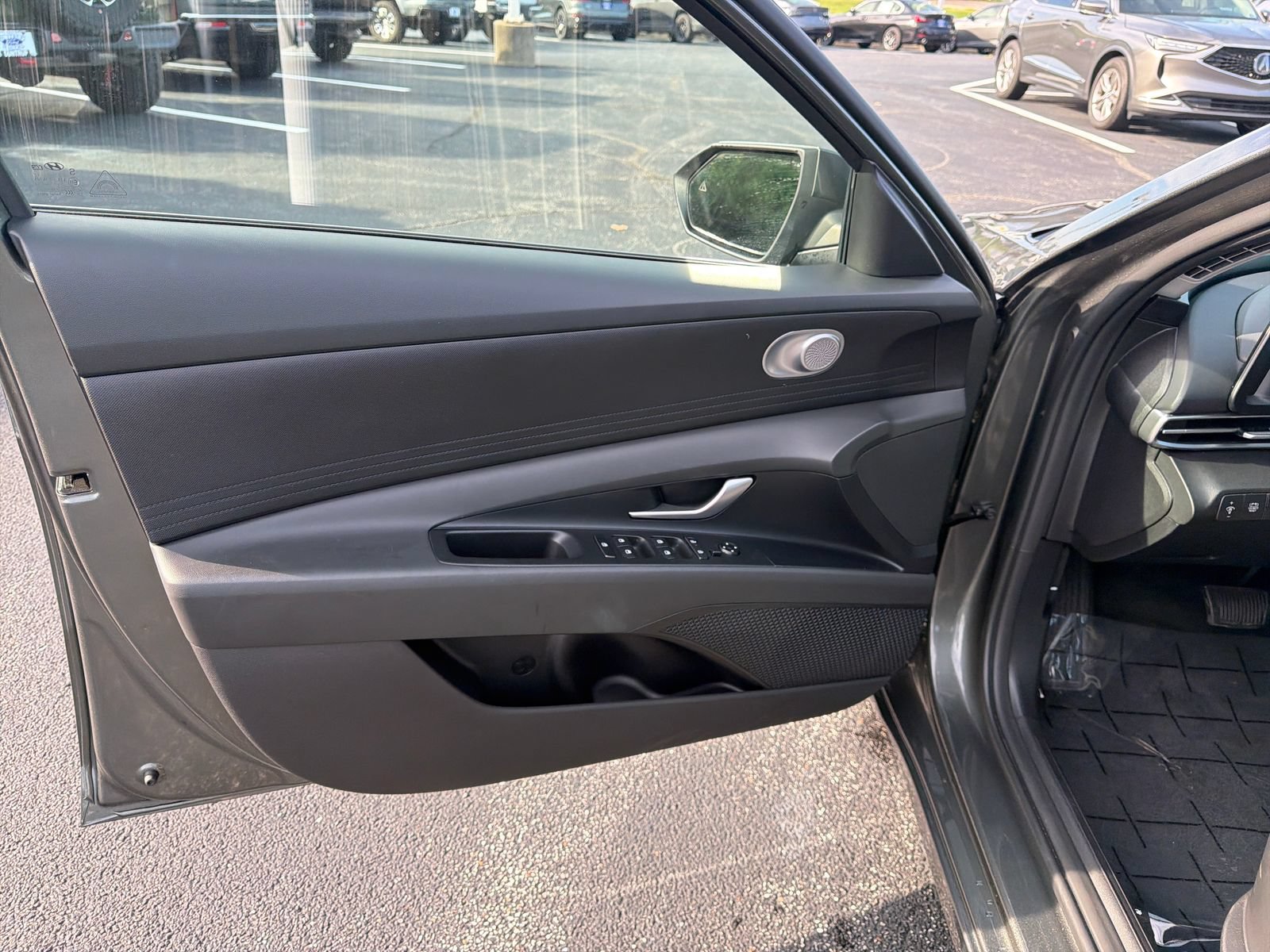 Used 2026 Hyundai Elantra Hybrid FWD image 11