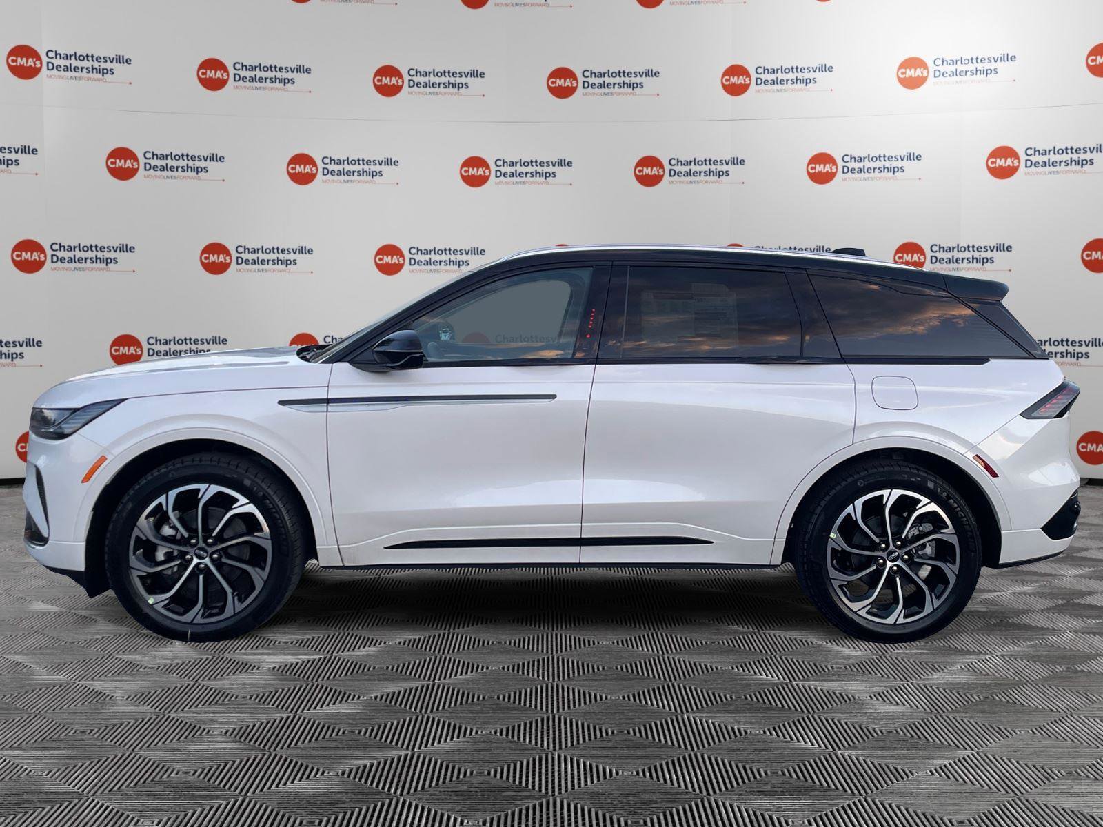 New 2026 Lincoln Nautilus Reserve AWD/4WD image 2
