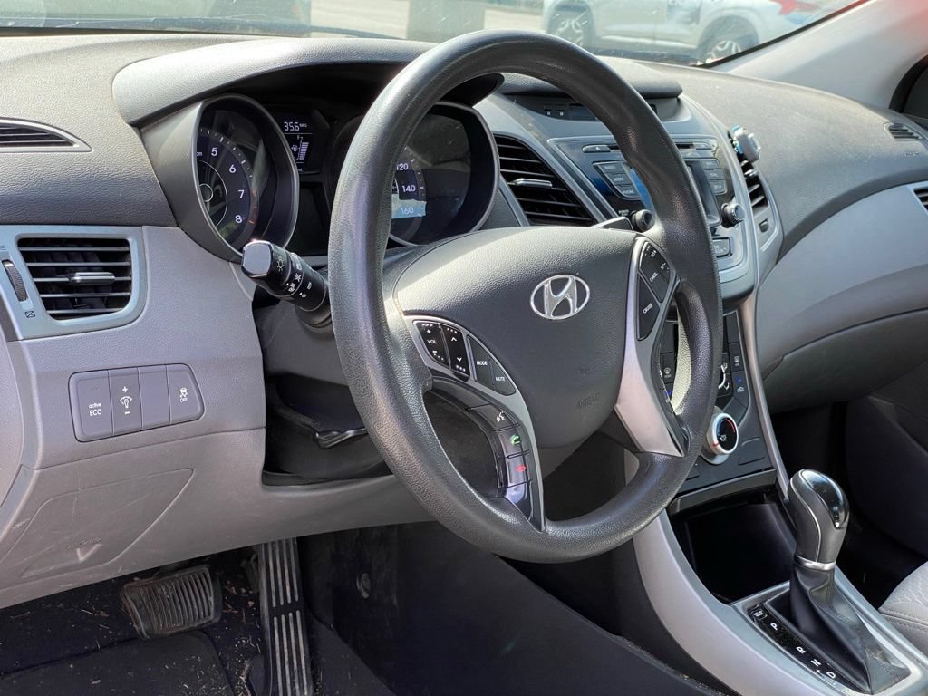 Used 2015 Hyundai Elantra SE w/ Option Group 02 FWD image 11