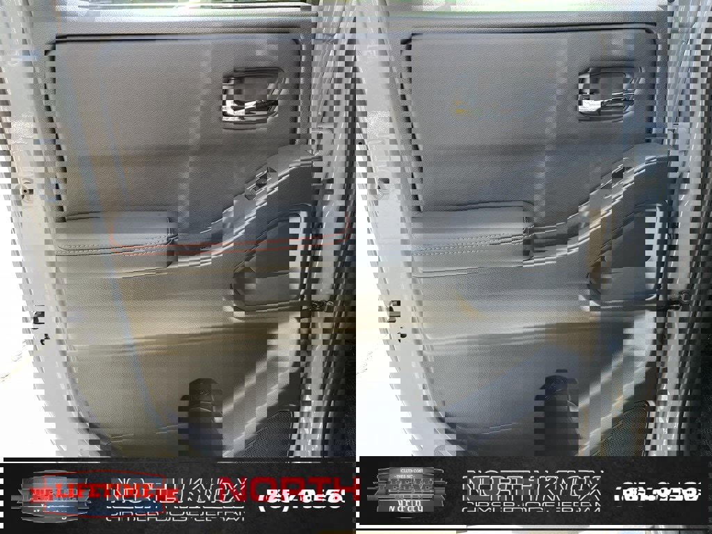 Used 2025 Nissan Frontier PRO-4X w/ Pro Premium Package image 16