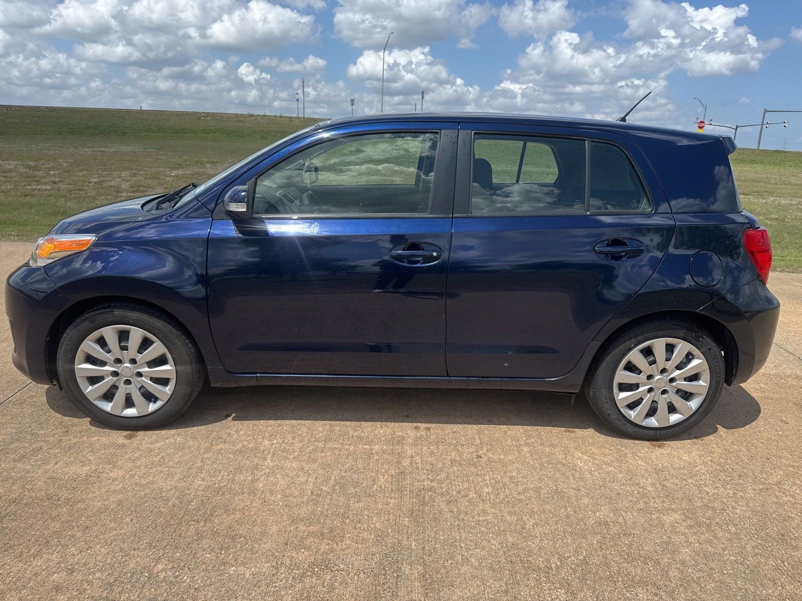 Used 2012 Scion xD image 2