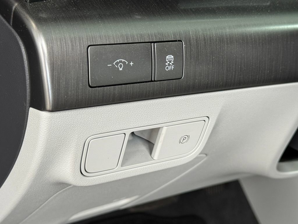 Used 2024 Hyundai Kona SEL FWD image 21