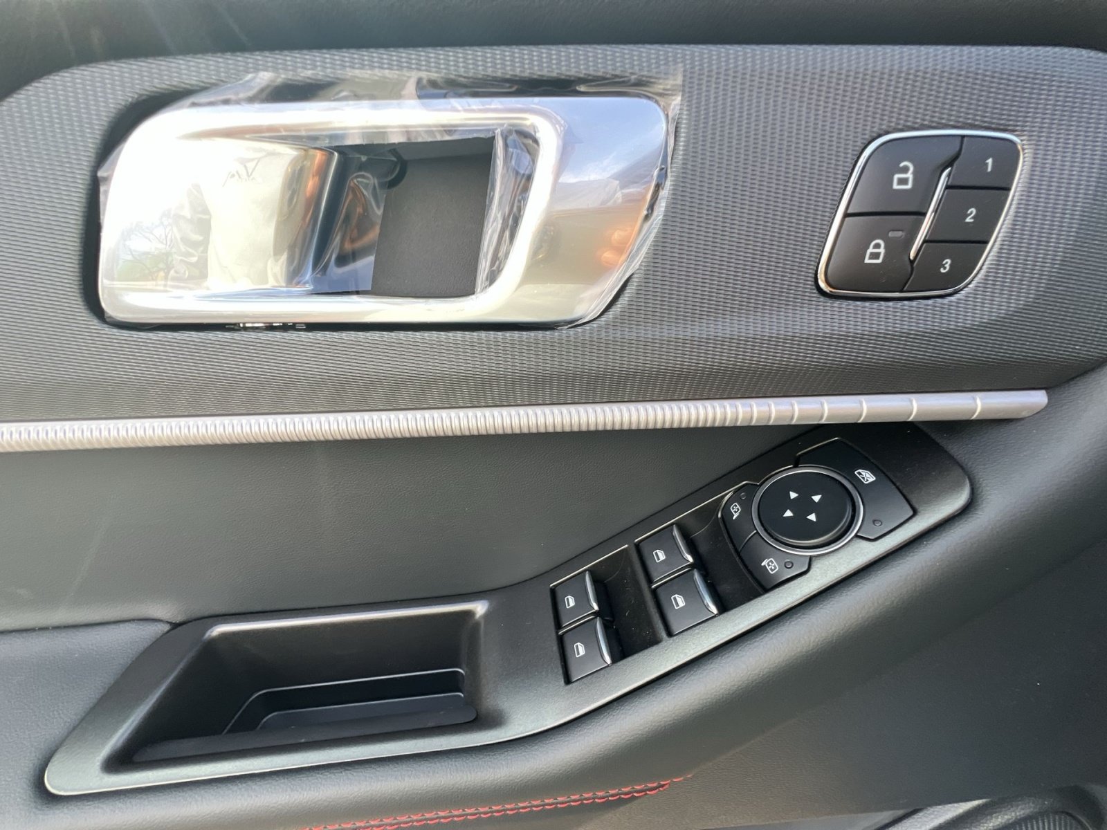 New 2026 Ford Explorer ST-Line w/ ST-Line Street Pack AWD/4WD image 23