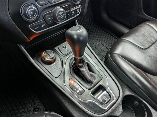 Used 2022 Jeep Cherokee Trailhawk w/ Comfort/Convenience Group image 13