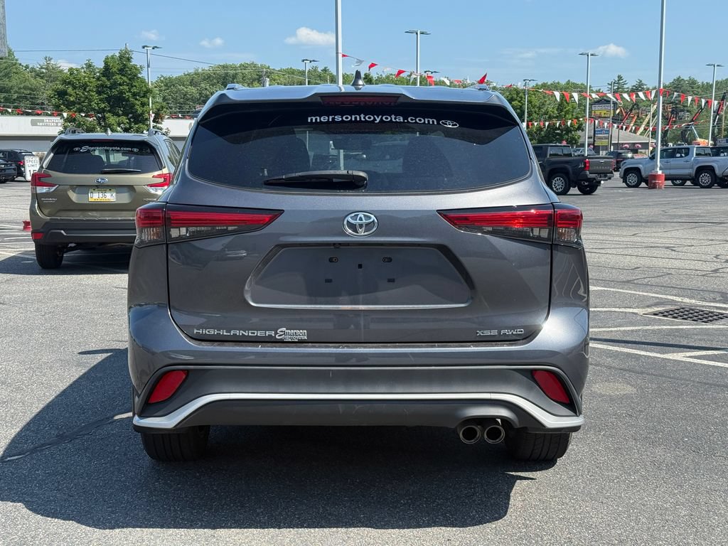 Used 2023 Toyota Highlander XSE AWD/4WD image 4