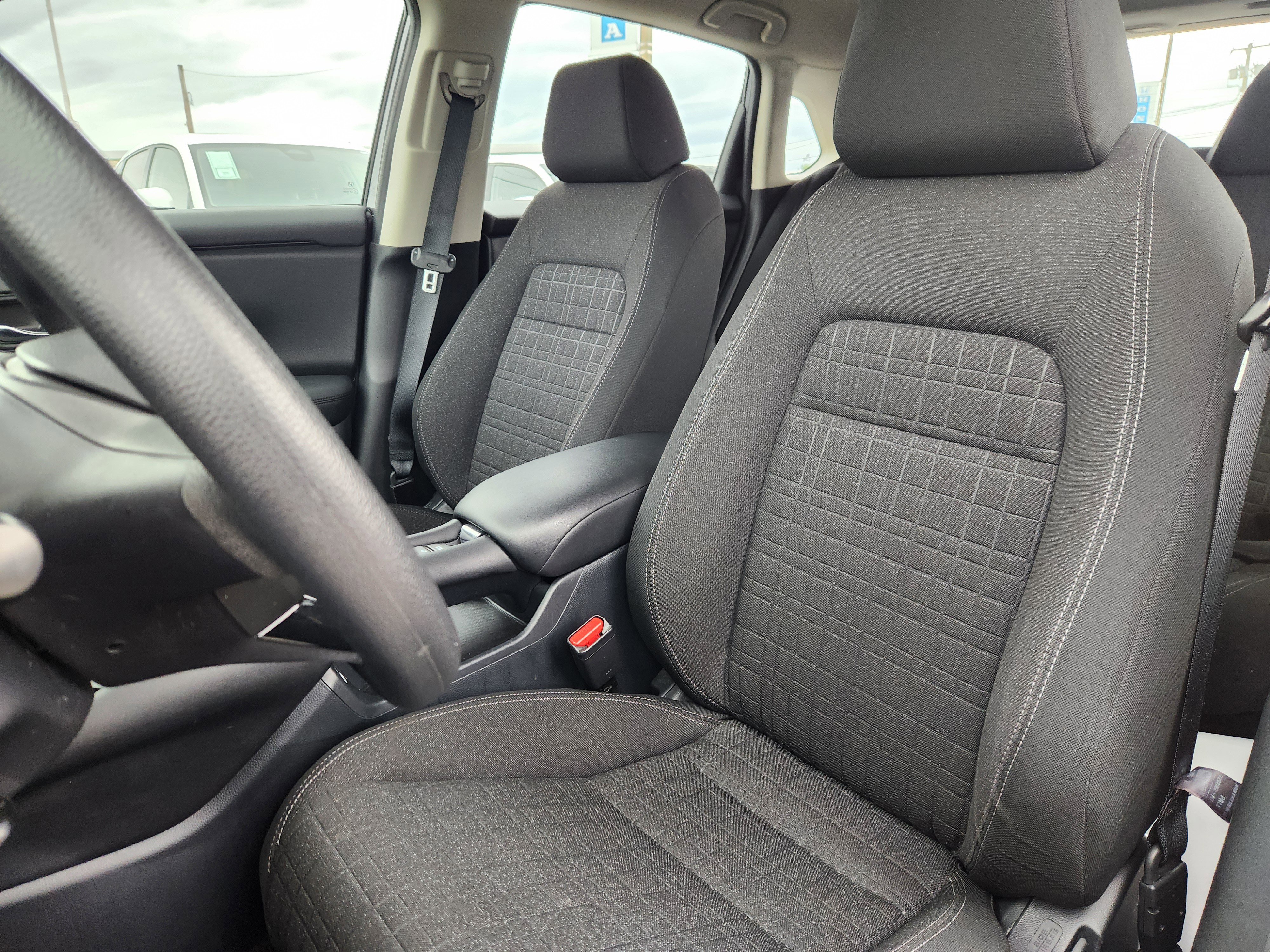 Used 2023 Honda HR-V LX image 7