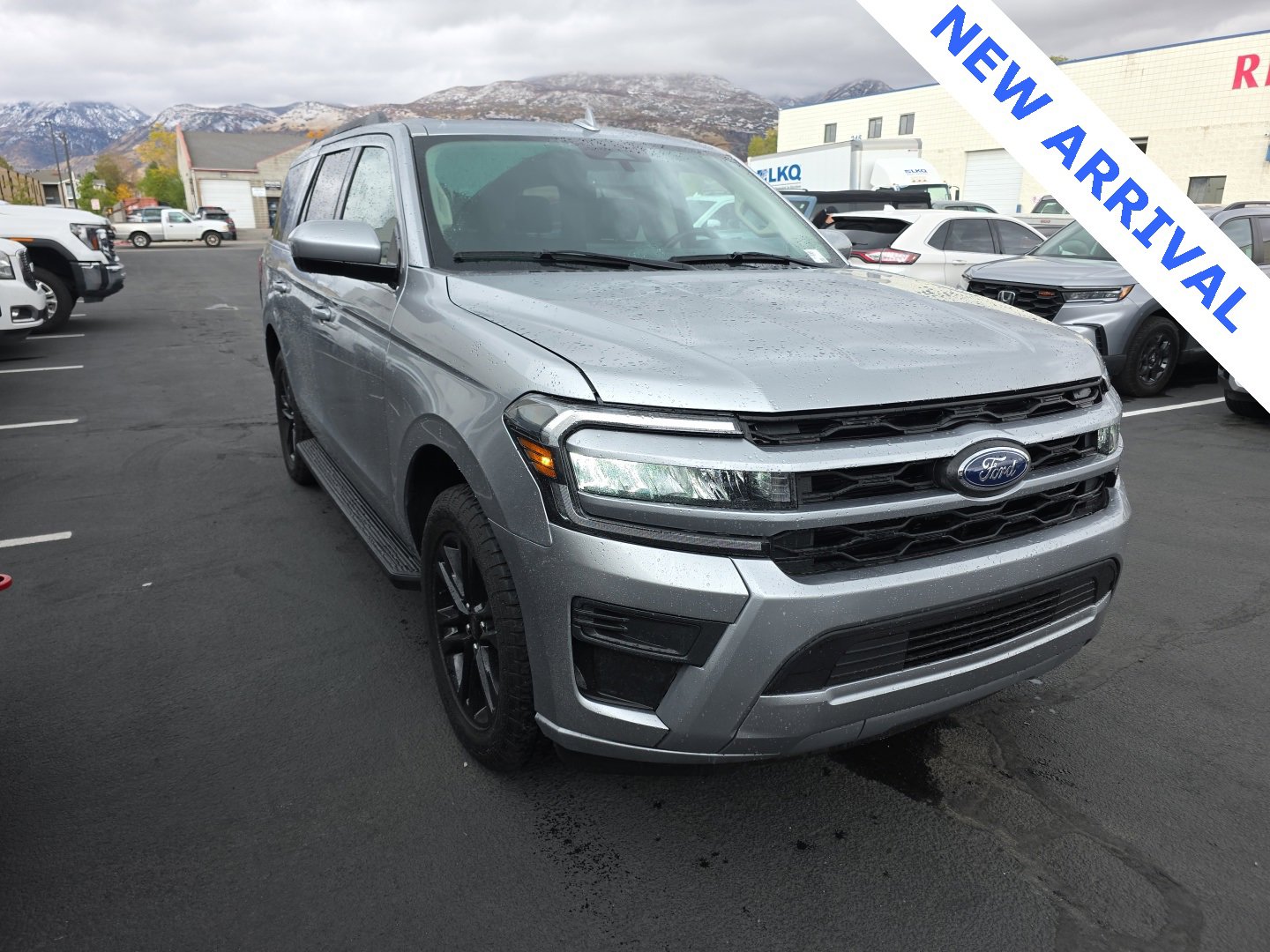 Used 2024 Ford Expedition XLT