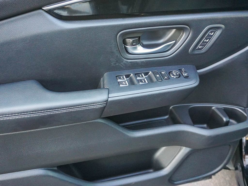 Used 2023 Honda Pilot Touring image 19