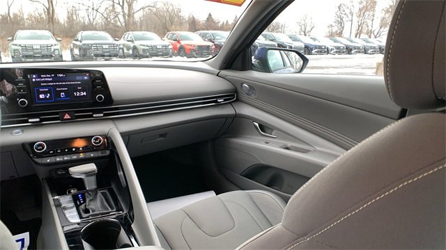 Used 2022 Hyundai Elantra SEL w/ Convenience Package image 24