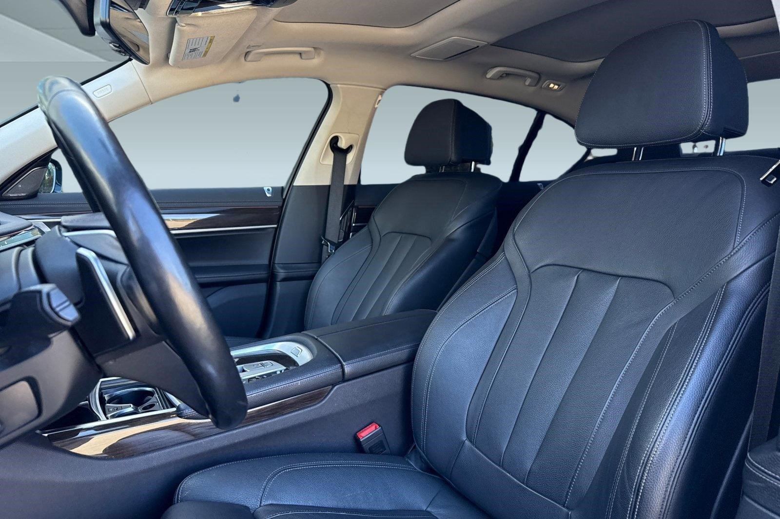 Used 2020 BMW 740i RWD image 5