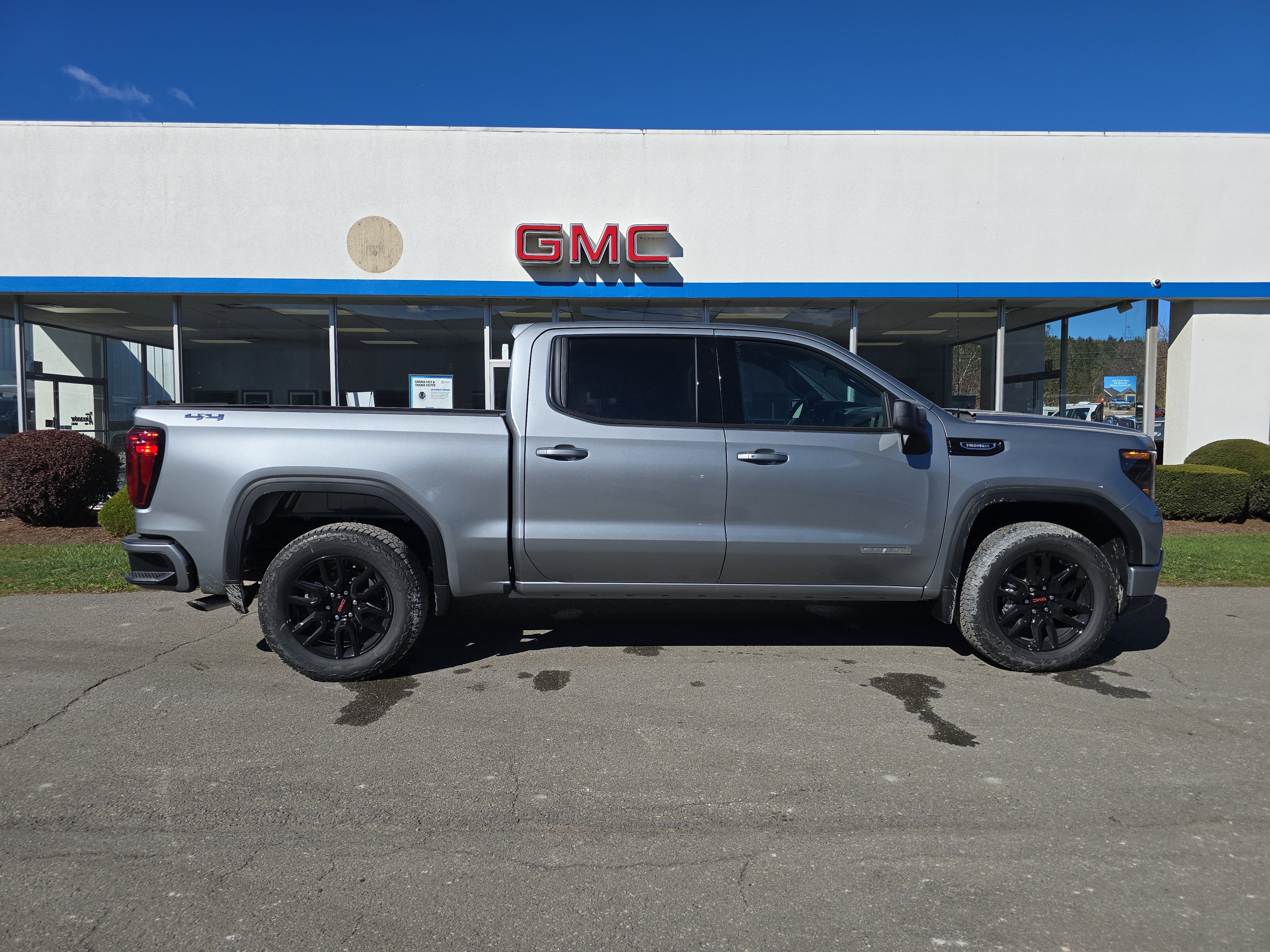 New 2026 GMC Sierra 1500 Elevation image 2