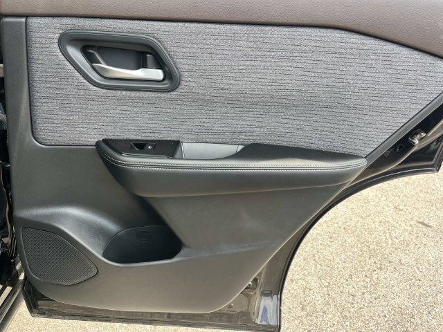 Used 2023 Nissan Rogue SV AWD/4WD image 21