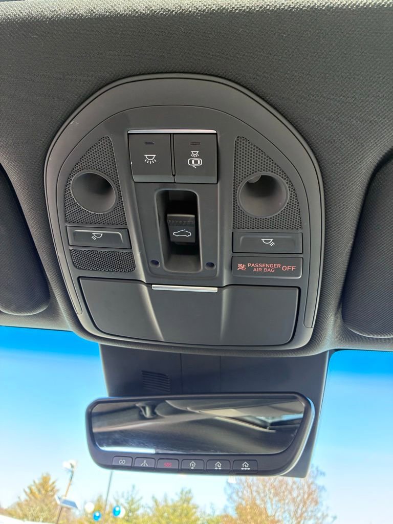 Used 2023 Genesis G70 3.3T w/ Sport Advanced Package image 39