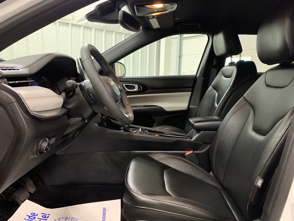 Used 2024 Jeep Compass Limited AWD/4WD image 17
