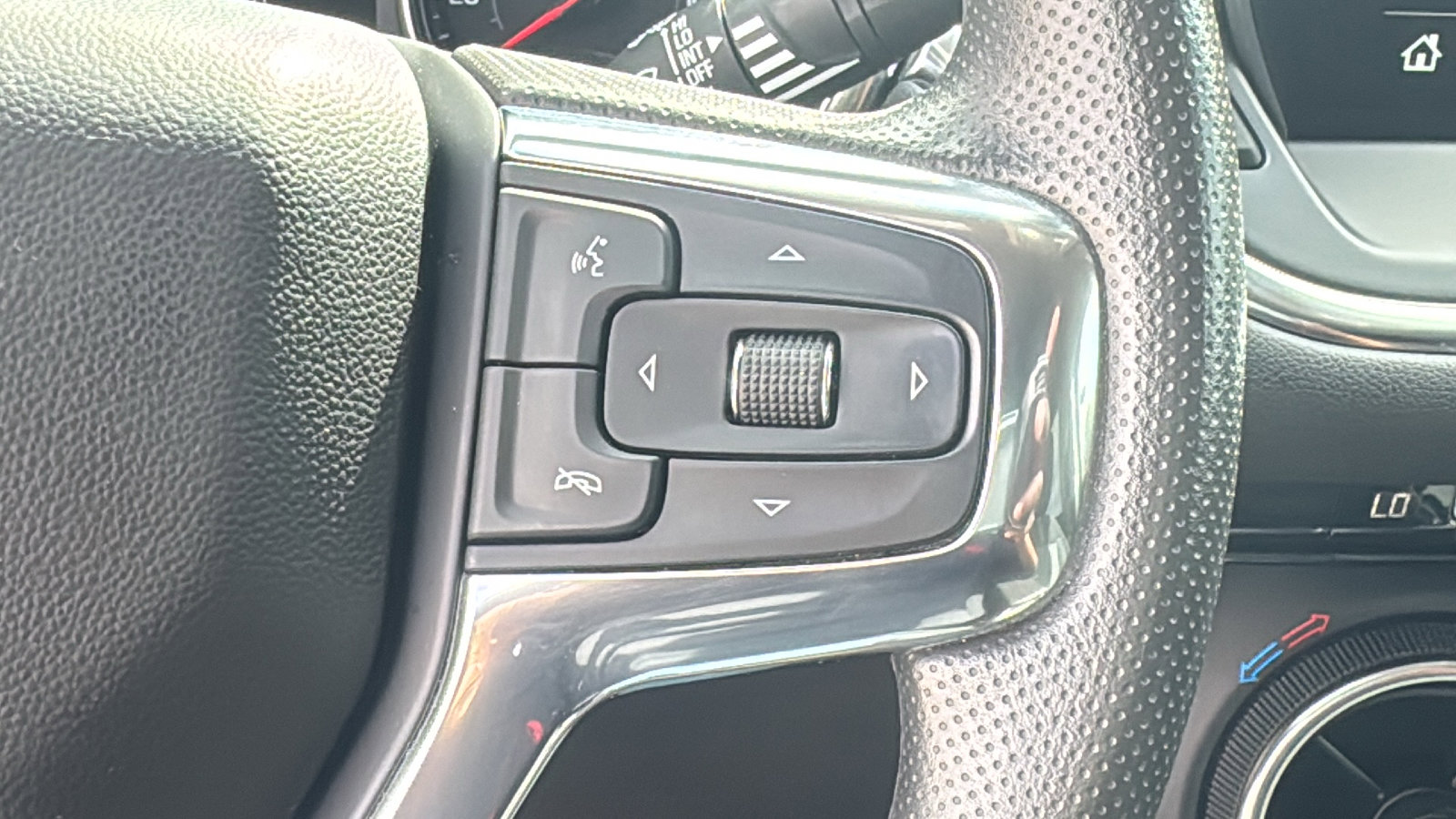 Used 2023 Chevrolet Blazer LT w/ Driver Confidence Package image 23